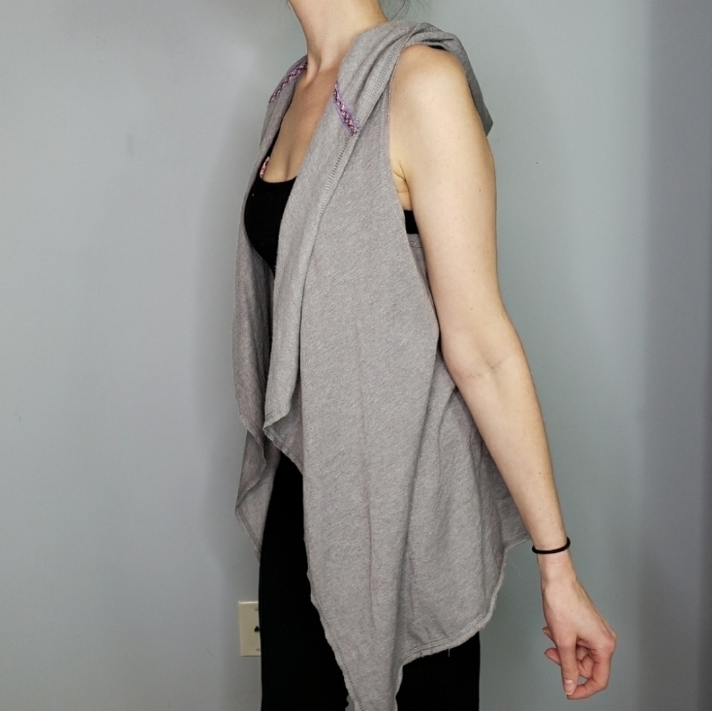 Chance or Fate hooded vest drape front fleece - Picture 2 of 6